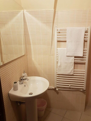 Bathroom 3, Nonna Ninetta, Potenza