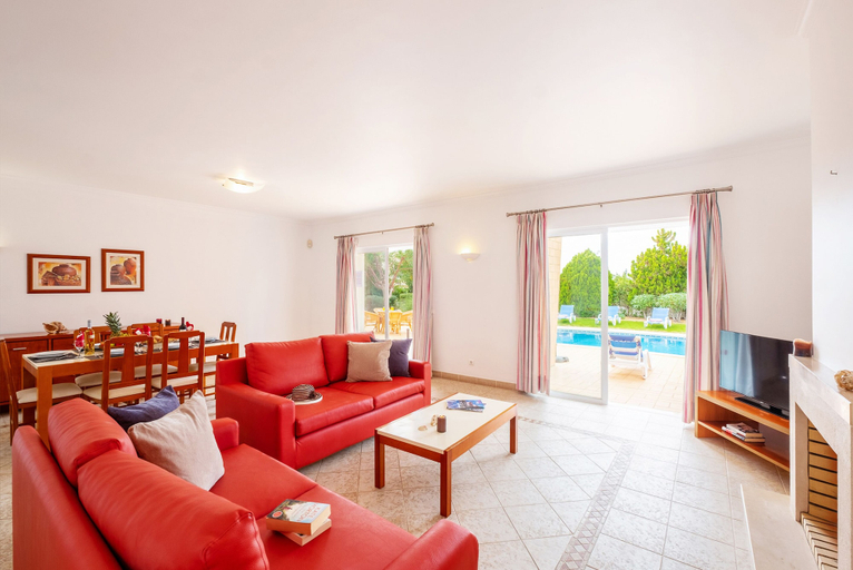 Others 4, Villa Bazaruto, Albufeira