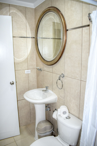 Bathroom 3, Posada Sandra Tours