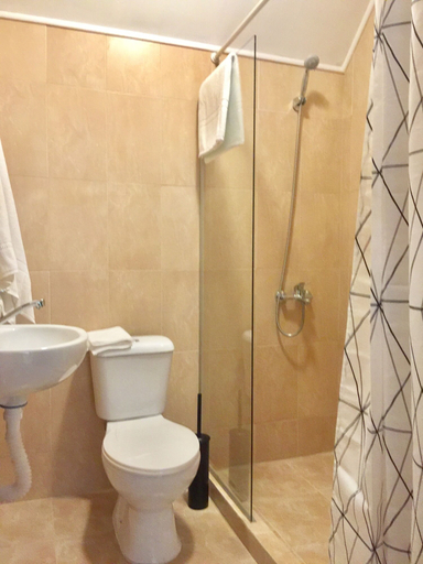 Bathroom 3, Apartments next to Opera, Stolichna