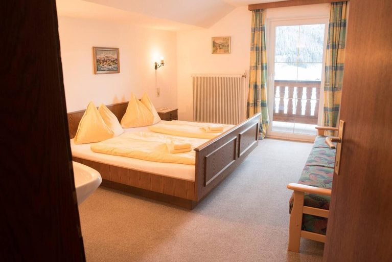 Bedroom 2, Chalet Selfcatering, 30 Beds Parking, Pets Welcome, Sankt Johann im Pongau