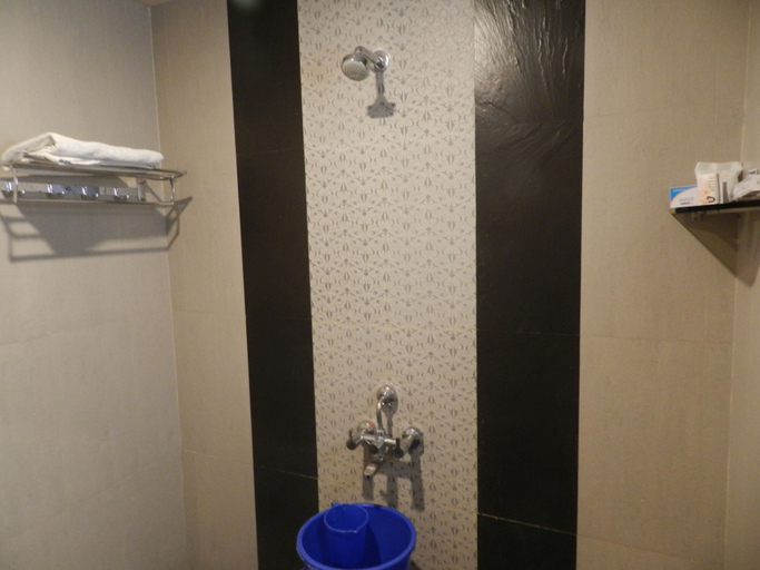 Bathroom 4, Hotel K Square, Kolhapur