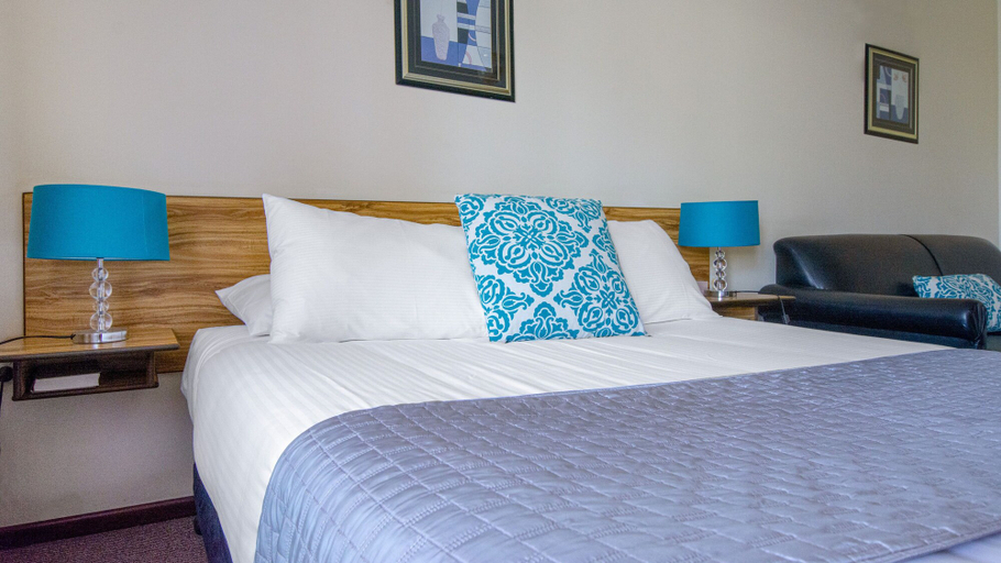 Bedroom 2, Aalbany Motel, Narrabri