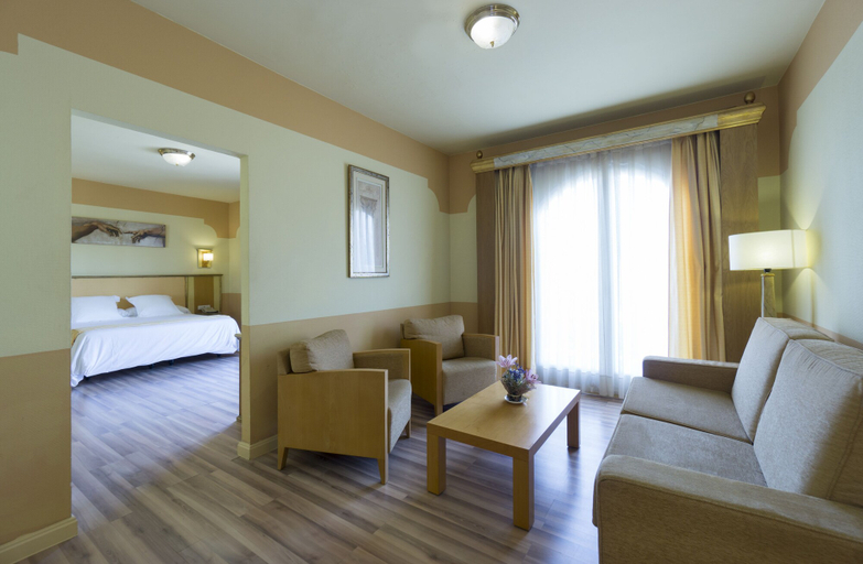 Bedroom 4, Fuente Las Piedras, Córdoba