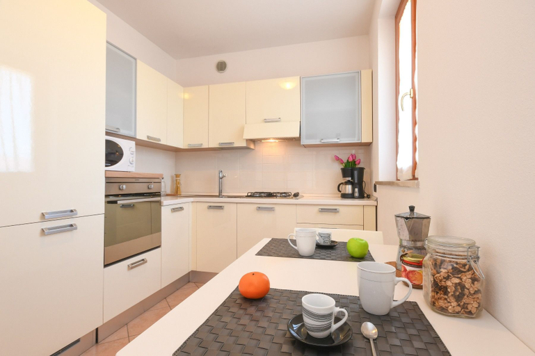 Private kitchen 2, Groppello, Brescia