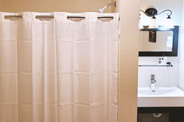 Bathroom 4, Coratel Inn & Suites By Jasper McCook, Red Willow