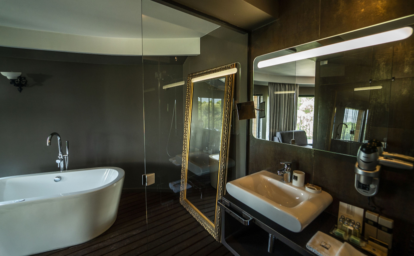 Bathroom 3, Hotel mOdus, Varna