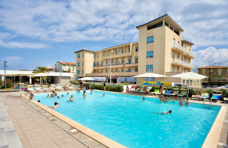 Hotel in Marina di Cecina a few steps from the sea, Livorno