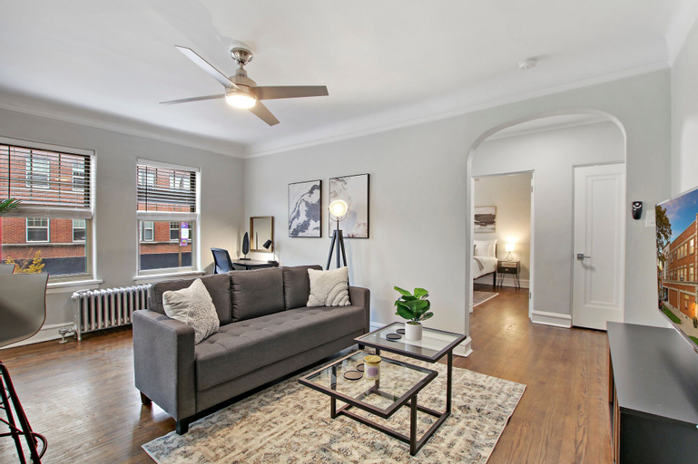 Adorable 1BR Apartment in Evanston, Cook