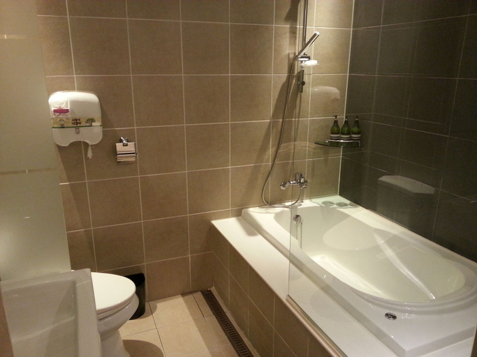 Bathroom 3, HI Design Hotel, Sasang