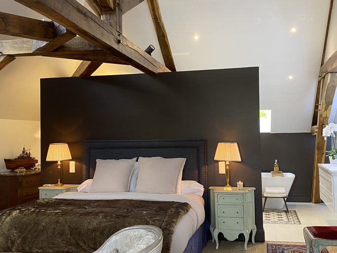 Bedroom 2, Manoir De La Croix Saint Louis, Yonne