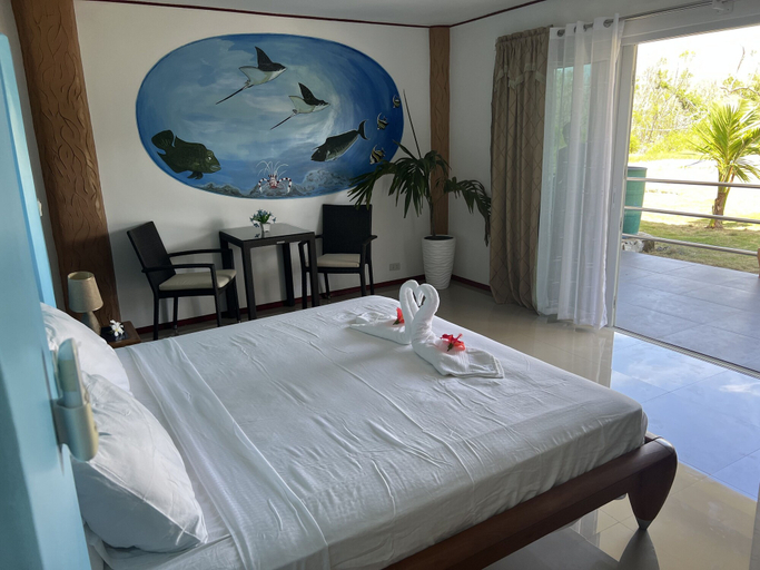Bedroom 3, Cabilao Sunset Dive & Beach Resort, Loon