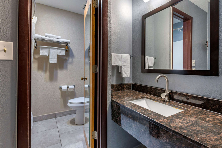 Bathroom 4, Suburban Studios Lafayette, Tippecanoe