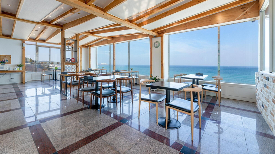 Food & Drinks, Yangyang Eight, Yangyang
