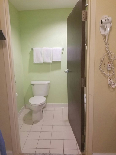 Bathroom 4, Eagles Nest Inn, Bulloch