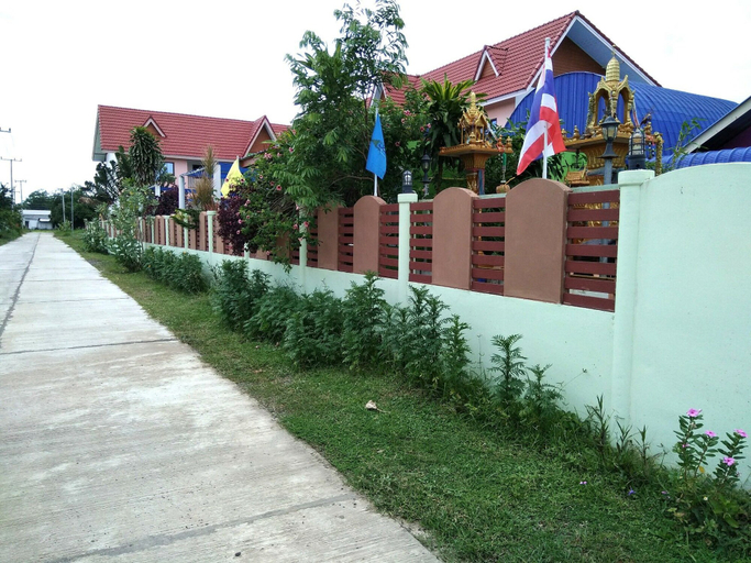 Exterior & Views 2, Peace Pool Resort, Khun Han