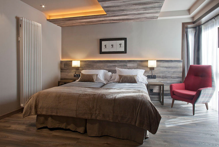 Bedroom 3, Hotel La Neu, Huesca