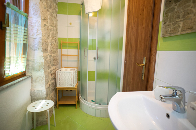 Bathroom 3, Stone House Marino, Trogir