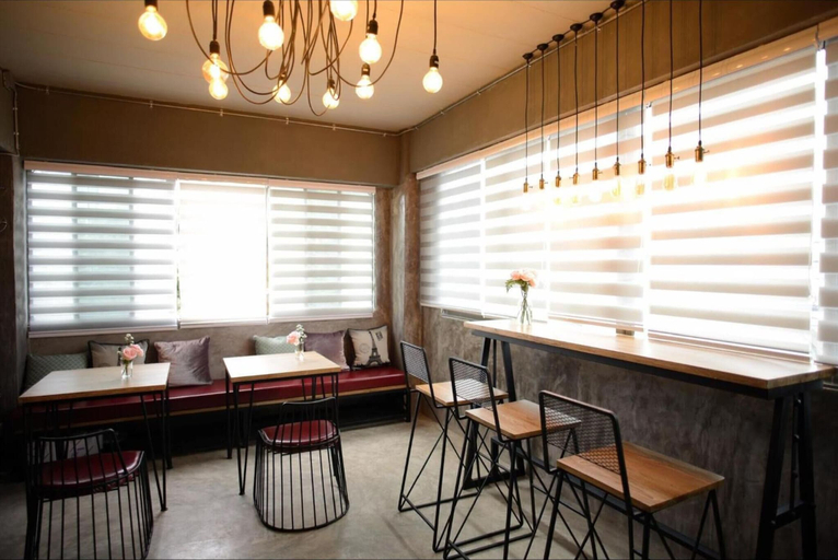Food & Drinks 5, Duangdren Place, Muang Chiang Mai
