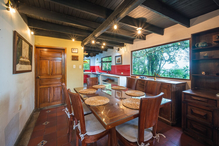 Food & Drinks 5, La Gloria Reserva Forestal, La Calera