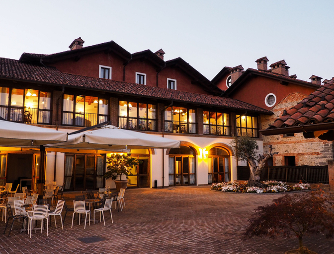 Exterior & Views 2, Relais Santo Stefano, Biella