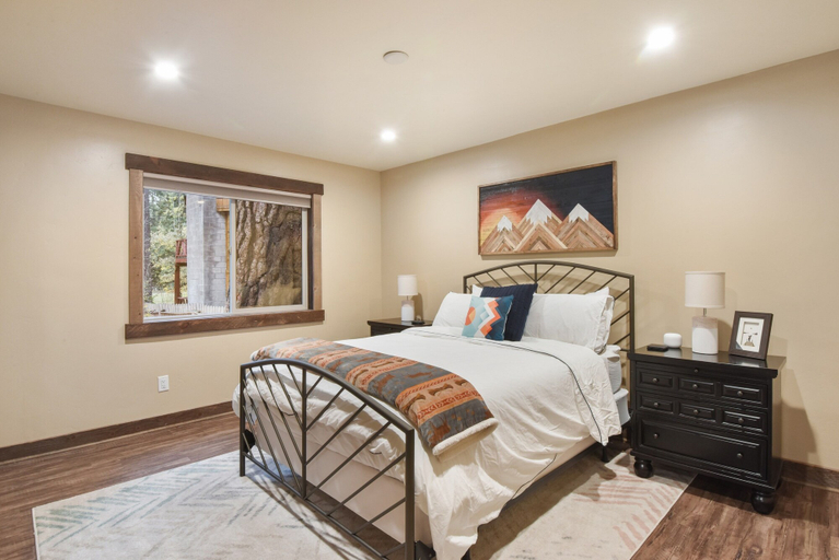 Bedroom 3, Brockway Splendor, Placer