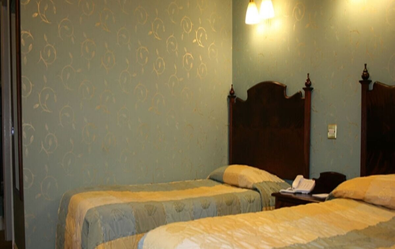 Bedroom 3, Cairndale Hotel & Leisure Club, Dumfries and Galloway