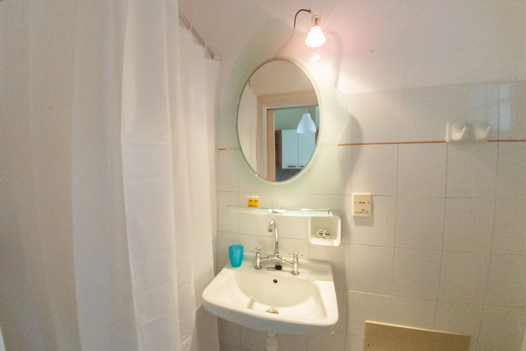 Bathroom 5, Avra Paradise Aparthotel, Ionian Islands