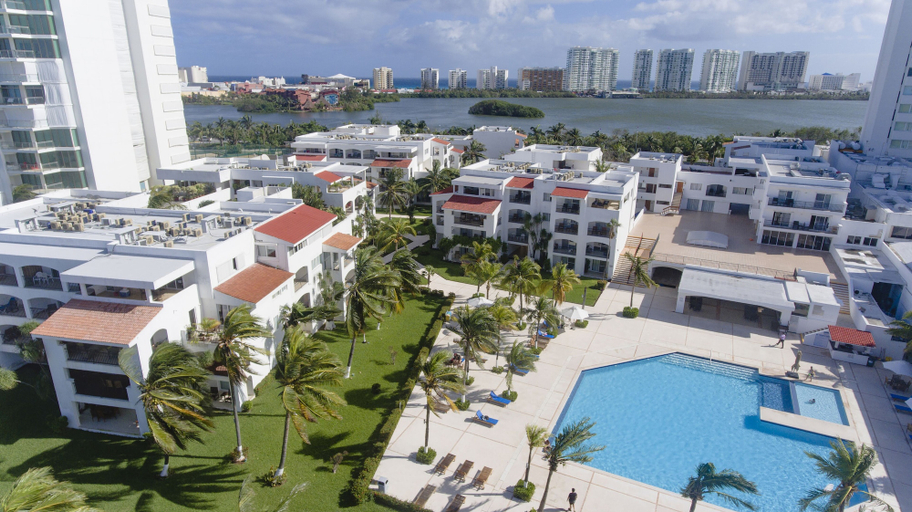 Exterior & Views 2, Oceanfront Condo at Voted Best Cancun Sandy Beach, Benito Juárez