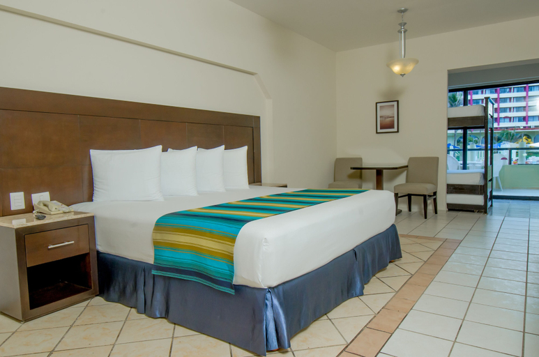 Bedroom 3, Crown Paradise Club Cancun All Inclusive, Benito Juárez
