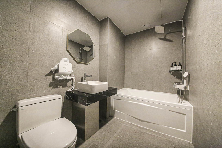 Bathroom 5, Hotel 24st Urban Brown Seosan Lake Park, Seosan
