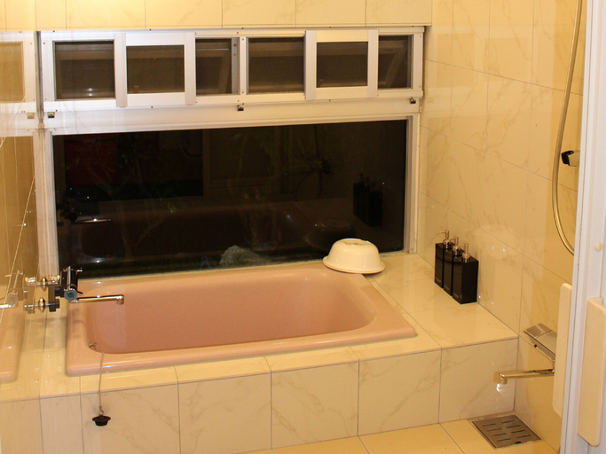 Bathroom, Pension Nakijin Marunakaya, Nakijin