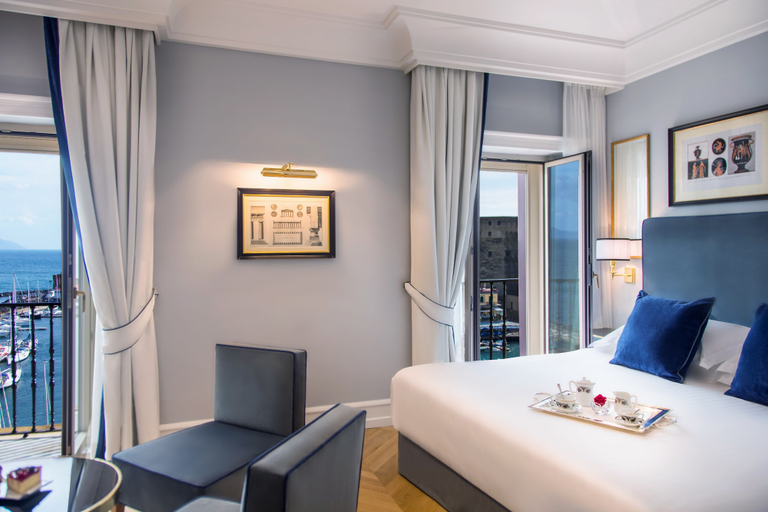 Bedroom 3, Grand Hotel Santa Lucia, Napoli