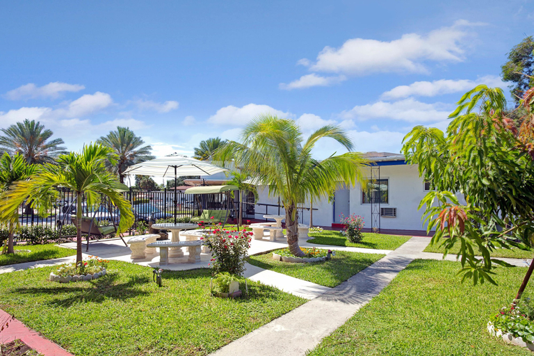Exterior & Views 2, SUN AND SURF INN, Miami-Dade