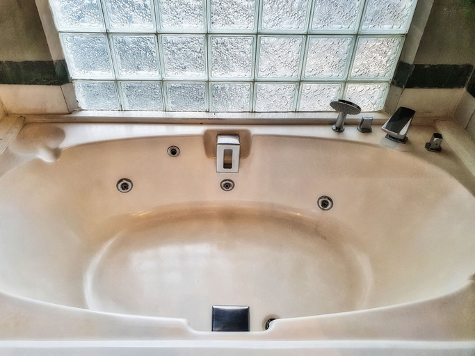 Bathroom 4, Sea Pearl Beach Resort, Phuket Island
