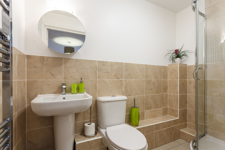 Bedroom 4, Stunning Contemporary Apartment, Bournemouth