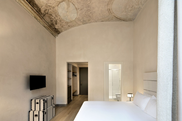 Bedroom 30