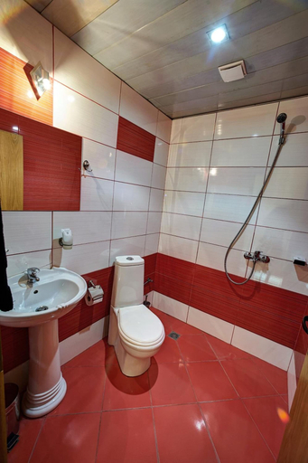 Bathroom 3, Hotel Izvora, Rousse