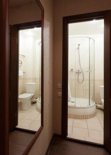Bathroom 3, Aleksander Platz, Sankt-Peterburg gorsovet