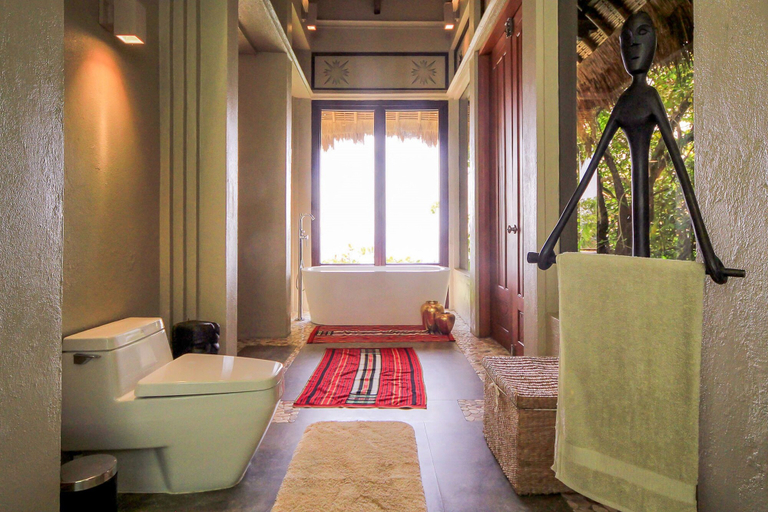 Bathroom 4, Den Pasar Nasog Villa, Malay