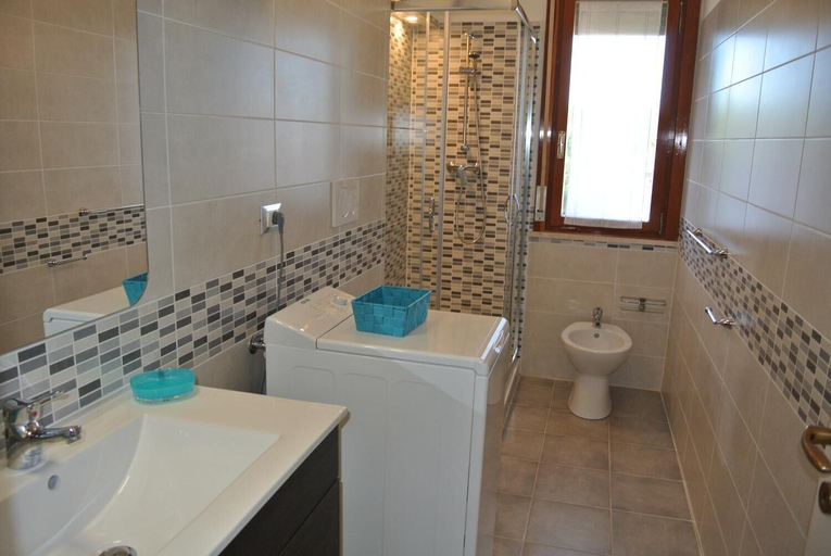 Bathroom 4, Residence Gardenia, Udine