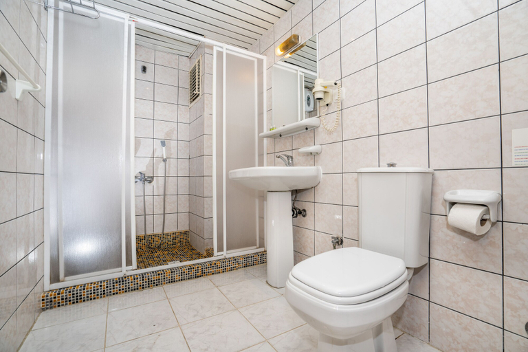 Bathroom 5, Carmen Suite Hotel, Alanya