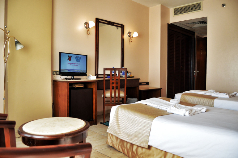Bedroom 4, Swiss Inn Nile Hotel, Giza