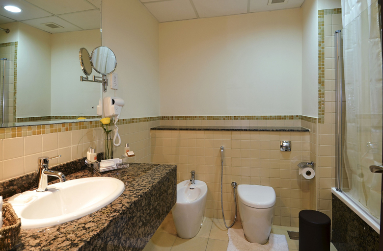 Bathroom 5, Roda Amwaj Suites, Dubai