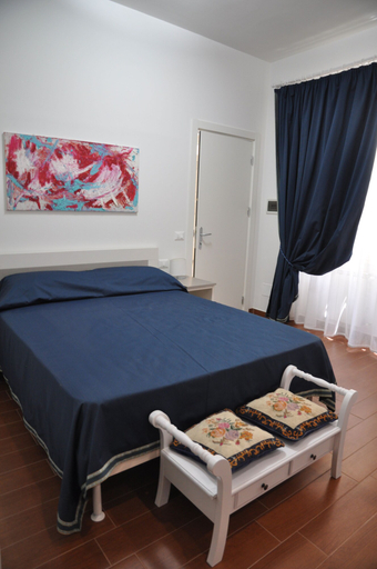 Bedroom 2, B&B Five Roma, Rome
