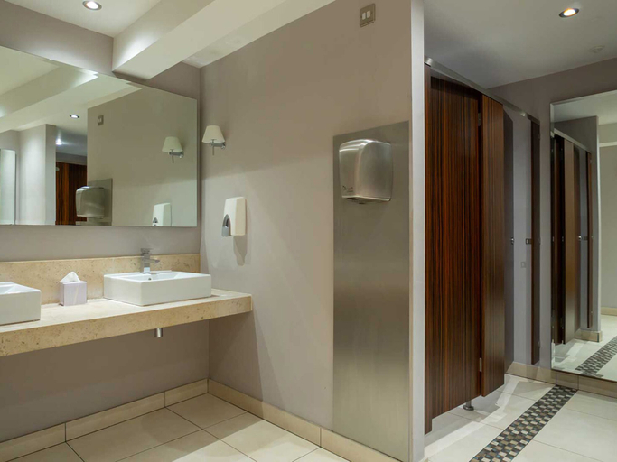Bathroom 4, Hotel Wrexham, Wrexham