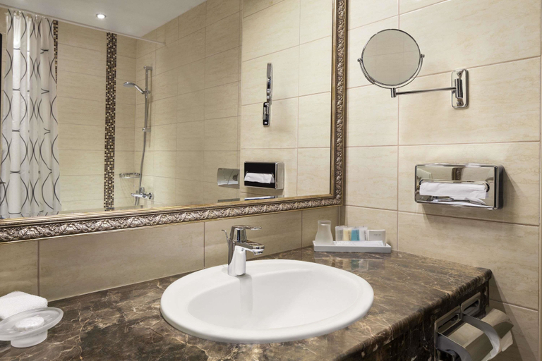 Bathroom 3, Ramada by Wyndham Kazan City Center, Vysokogorskiy rayon