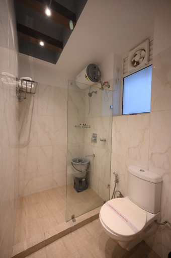 Bathroom 5, Fairvacanze Inns & Suites Lucknow, Lucknow