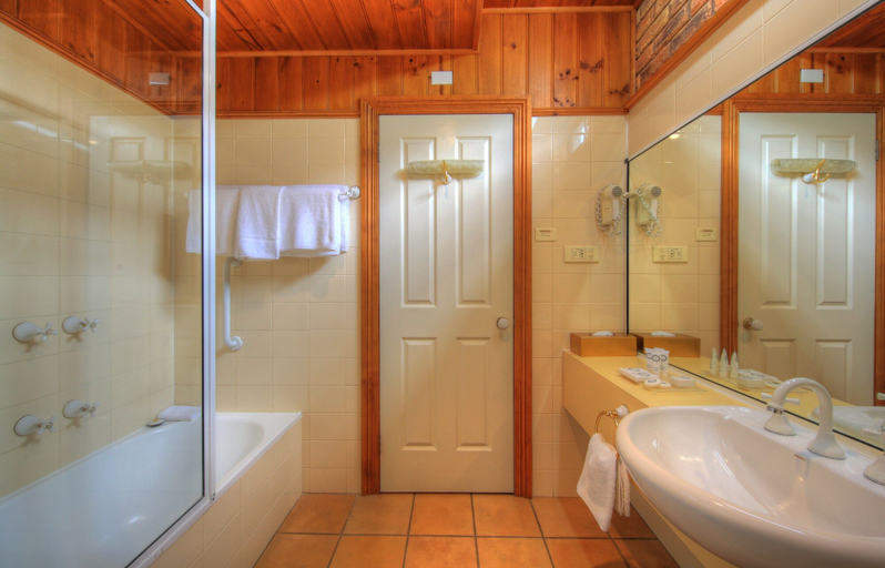 Bathroom 3, Stanley Village Waterfront Accommodation, Circular Head