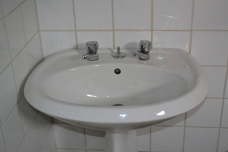 Bathroom 3, Felydac Hotel, Mfoundi